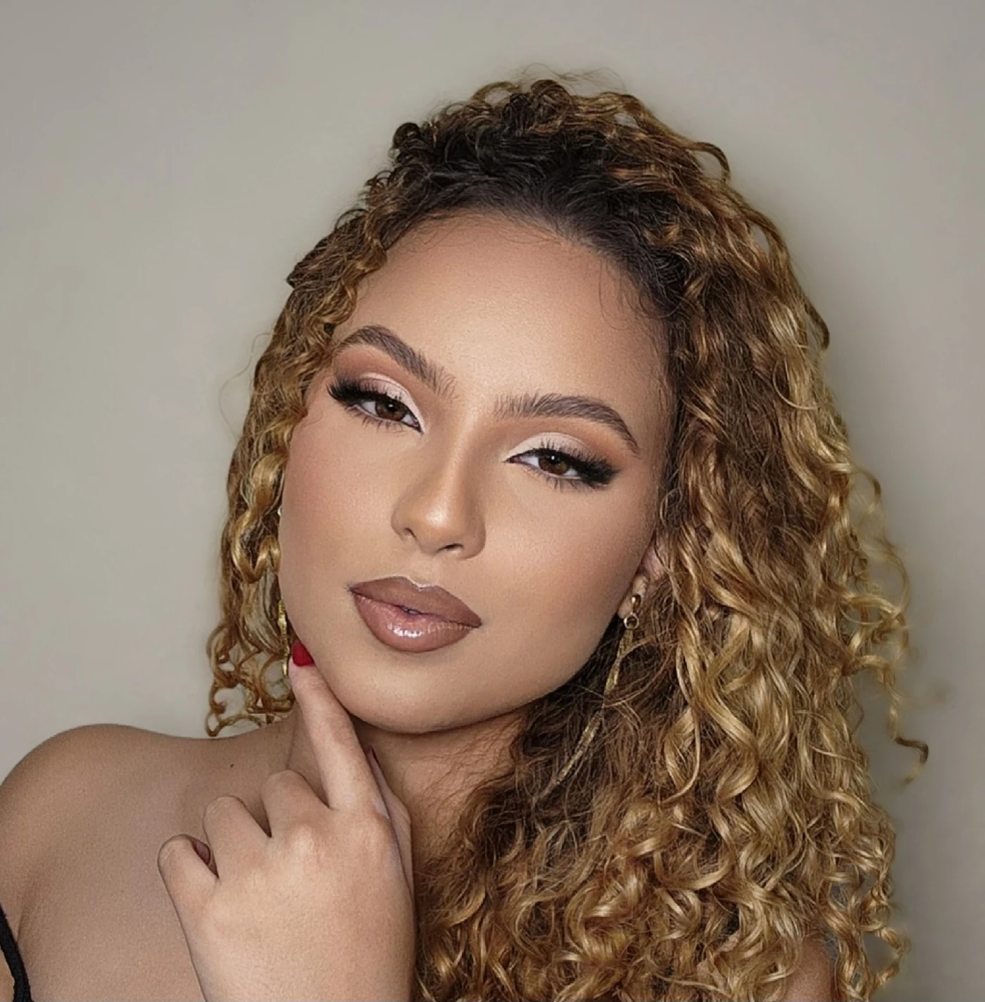 Resultado de maquiagem realizado pela Duda Makeup, foto 3.